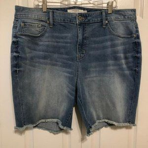 Torrid Denim Frayed Bottom Jean Shorts Size 20